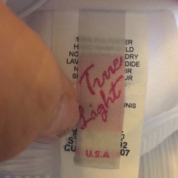 HP🎉White high neckline keyhole tie sleeve blouse - Picture 7 of 7